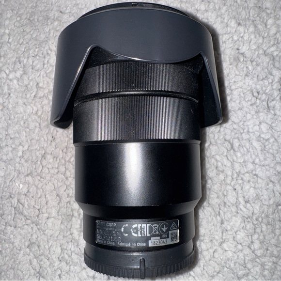 Sony E PZ 18-105mm f/4 G OSS Power Zoom Lens - Picture 1 of 11